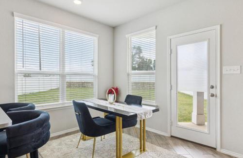 Lincoln Park Apartment | KAS resident