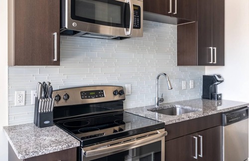 Del Ray Apartment | Kasa | Cozy Studio + Amenity Access | Alexandria