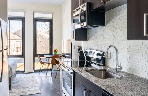 Del Ray Apartment | Kasa | Cozy Studio + Amenity Access | Alexandria