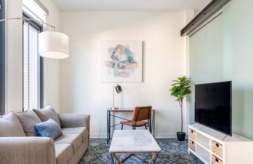 Del Ray Apartment | Kasa | Homey Studio + Fire Pit | Alexandria