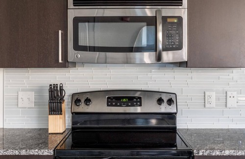 Del Ray Apartment | Kasa | Inviting Studio + Amenity Access | Alexandria