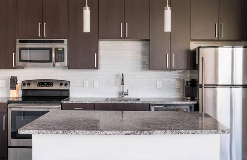 Del Ray Apartment | Kasa Modern 2 BD Free Parking Alexandria