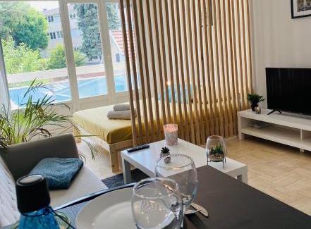 Villeboeuf - Fauriel - Vivaraize Apartment | KASA VOYTIER Parking privé & Wifi - Balcon & Ascenseur