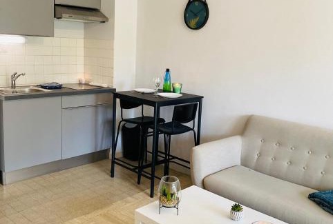 Villeboeuf - Fauriel - Vivaraize Apartment | KASA VOYTIER Parking privé & Wifi - Balcon & Ascenseur