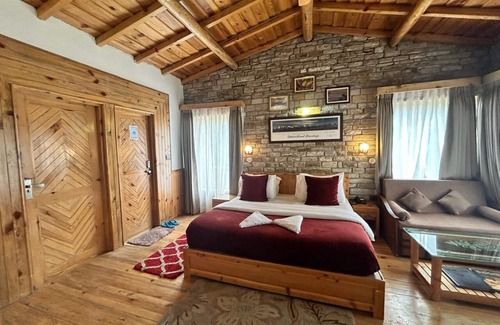 Almora Hotel | Kasar Himalaya Holiday Resorts