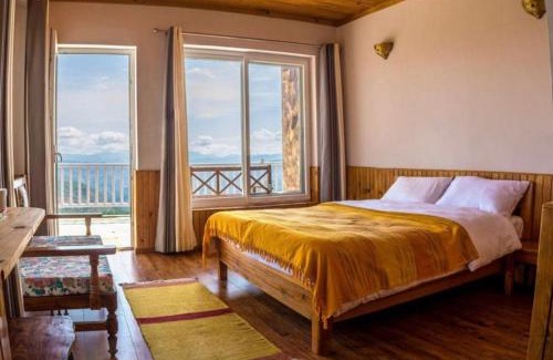 Almora Hotel | Kasar Rainbow Yoga Retreat