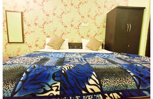 Varanasi House | Kashi Vishwanath Temple 2 Km From The Royal Inn New