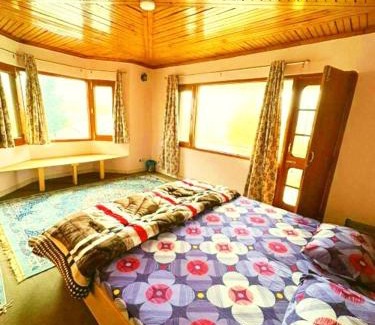 Nishat-Shalimar House | Kashmiri Hearth Homestay