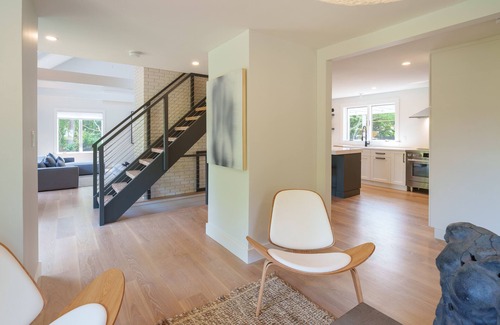 Katama House | KATAMA: COMPLETELY RENOVATED WITH HEATED POOL + HOT TUB