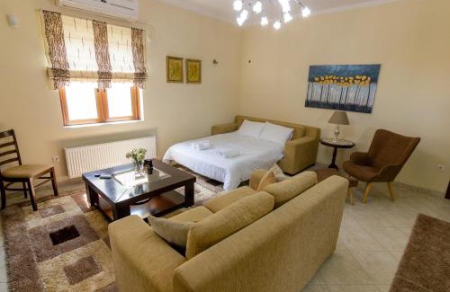 Leonidio Apartment | Katerina & Elia's Family House