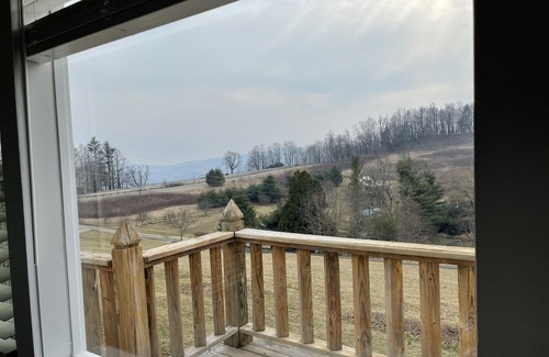 Boone House | Kathleen's Cottage: Mountaintop home w/2 Fireplaces, Rec Room, & Views!