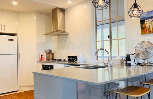 Sydney House | Katoomba Hideaway - Blue Mountains Modern Getaway