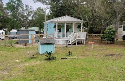 Perdido Beach House | Katrina Cottage of Perdido Beach *public boat launch 1 blk away*