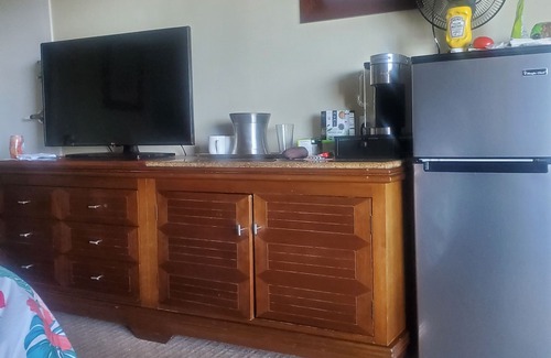 Hanamaulu Condo | KAUA'I BEACH RESORT-BEACHFRONT, OCEAN VIEW, POOLSIDE VIEW FROM YOUR LANAI