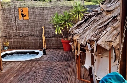 Trois-Rivieres Cabin | KAWAIDA | Makazi Luxury Tent - Glamping Experience - Sea & Mountain View