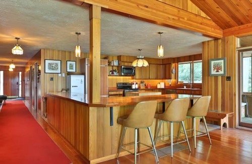 Kawartha Lakes Cottage | Kawartha Lakes Private Lakefront Estate