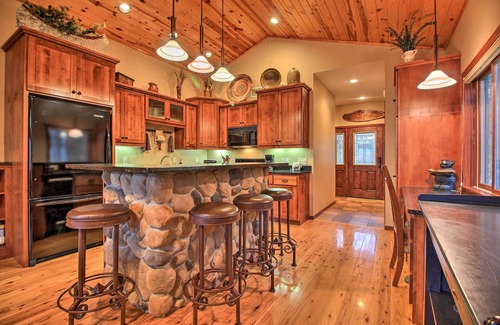Breezy Point House | Kayak, Canoe, Boat, Relax & Visit the Classic Tourist Spots from Easy Breez'n