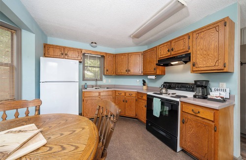 Hardy Cabin | Kayaks - Lakefront Home - Kiwanie Lodge East