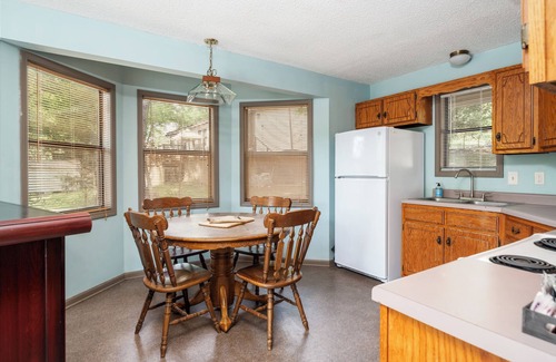 Hardy Cabin | Kayaks - Lakefront Home - Kiwanie Lodge East