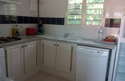 Malendure Cottage | Kaz Café 4-Bedroom Bungalow