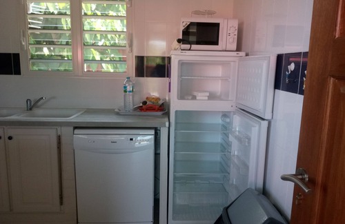 Malendure Cottage | Kaz Café 4-Bedroom Bungalow