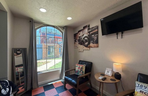 Medicine Park Apartment | KB Book Fort Sill Tiny House, Slps 4 1BR/1BA.