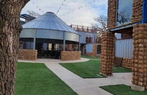 Medicine Park Apartment | KB Book Fort Sill Tiny House, Slps 4 1BR/1BA.