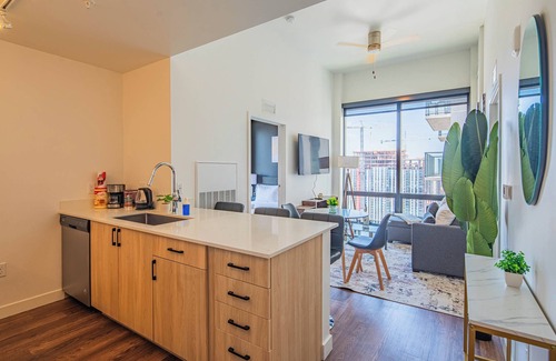 Evans Churchill Apartment | KB - Joy on 4th