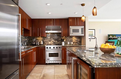 Honokowai Condo | KBM Resorts - Spacious 7-Bedroom at Honua Kai - Multi Unit Listing - Same Floor - Ocean & Mountain Views + 3 Free Rental Cars! HKH-203/229/242
