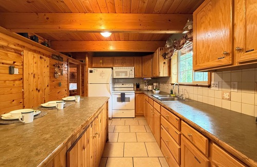 Island Park Cabin | Kd Haven Cabin* 2Br, Sleeps 8, Satellite Tv, Bbq Grill, 19 Miles to Yellowstone