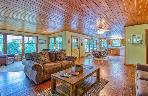 Maggie Valley House | Keaton Cottage -Breathtaking Views, Spacious Charm