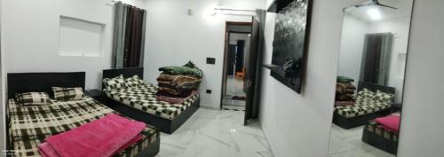 Mathura Hotel | Kedar shadow Resort
