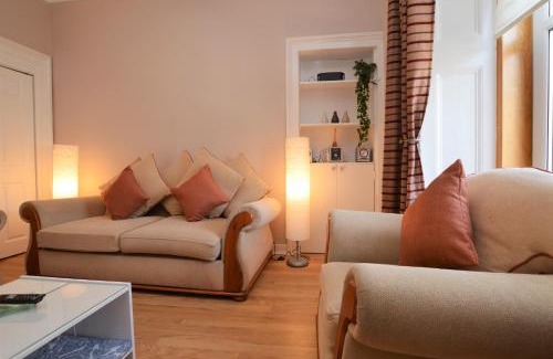 Gourock Apartment | Keek Oot at 73