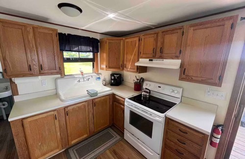 South Hero Cottage | Keeler Bay Lakefront 2BR Cottage -Catamount-