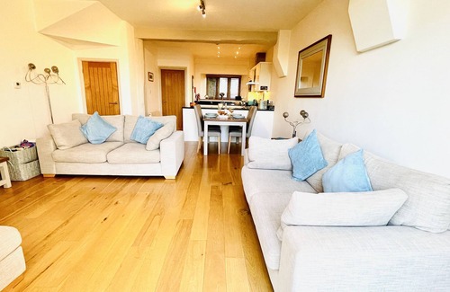 Totnes Apartment | Keepers Cottage - The Dartmouth Hotel, Golf, and Spa