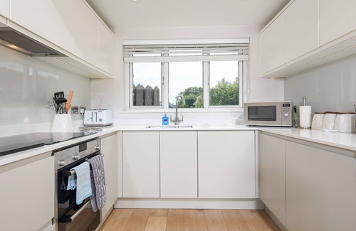 Bugford Cottage | Keepers Lodge, Hillfield Village