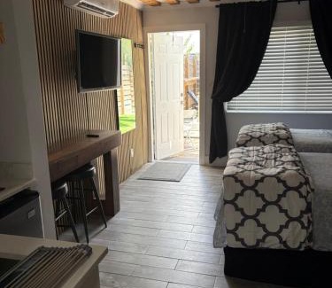 East Fort Lauderdale Apartment | Keese's Cottages by the Ocean
