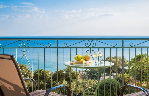 Mousata Apartment | Kefalonia Lourdata, studios with pool, sea view