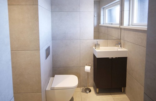 Innri-Njarthvik House | Keflavik Micro Suites