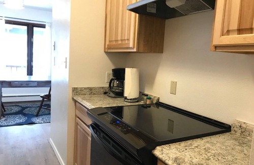 Juneau Apartment | Kelli's Harbor Suites - In Auke Bay Walking Community - DISCOUNT ON TOURS