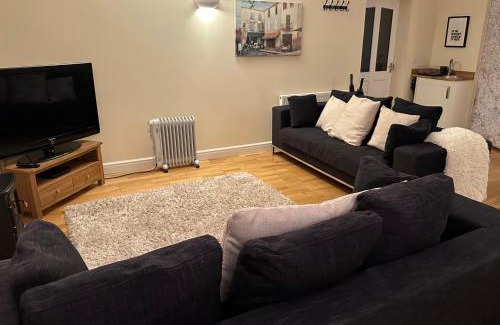 Fairford House | Kellsboro Corner