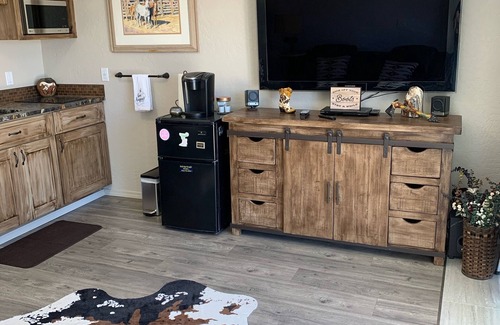 Ranchito Apartment | Kelly’s Casita with gated off road parking. Private, quiet, clean, comfortable.