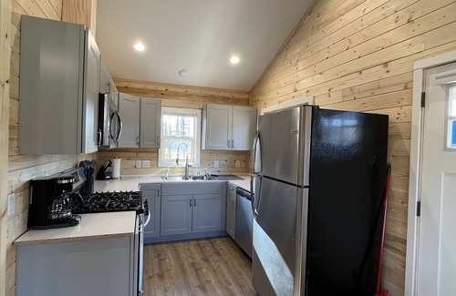 Kalifornsky Cabin | Kenai Adventure Cabins Sockeye 2/1