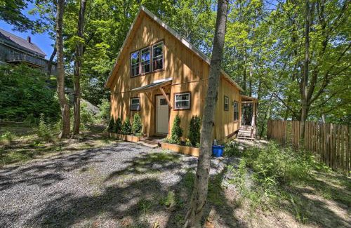 Bath House | Kennebec River Cottage quarter Mi to Boat Ramp!