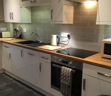 Stornoway House | Kennedy Terrace; Modern 2 bedroom house, central