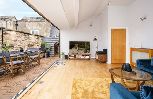 Bath Apartment | Kensington Heights - Georgian Converted Chapel