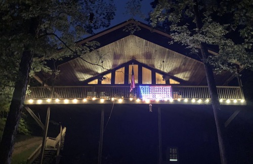 Denver Cabin | Kentucky Lake/TN River Cabin 1/2 mile to Cuba Landing Marina