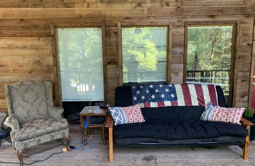 Denver Cabin | Kentucky Lake/TN River Cabin 1/2 mile to Cuba Landing Marina