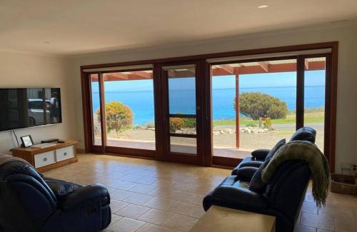 Penneshaw House | Kepals on the Coast - Kangaroo Island