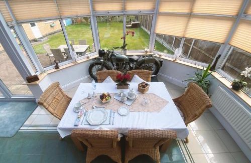 Swadlincote Bed & Breakfast | Keppel Gate B&B - Silver Birch Ensuite Room